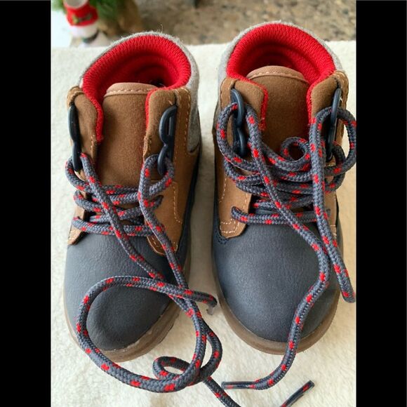 OshKosh dark blue/brown, grey back trim, laced unisex baby booties, brand new,5M - Picture 3 of 7